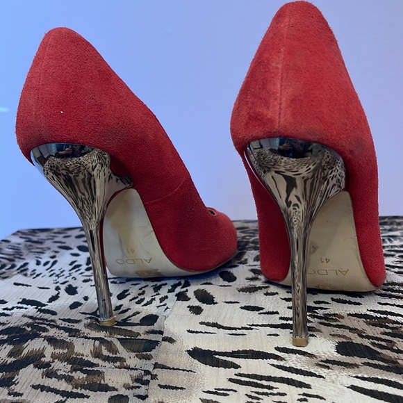 ALDO  |  SUEDE LEATHER PUMP WITH 3” SILVER HEEL | - Picture 3 of 6